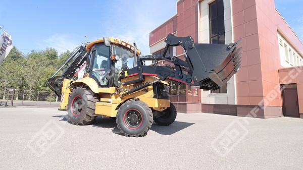 Экскаватор-погрузчик Профессионал PB 388T